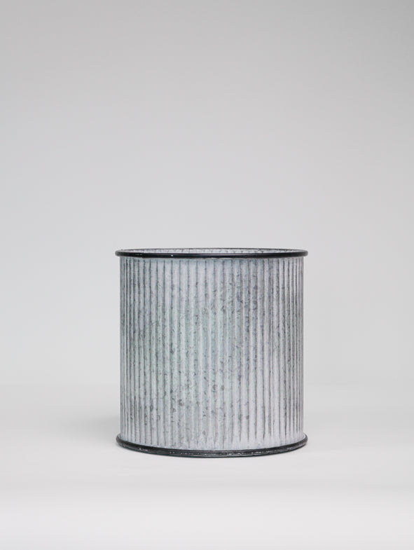 Medium zinc pot.